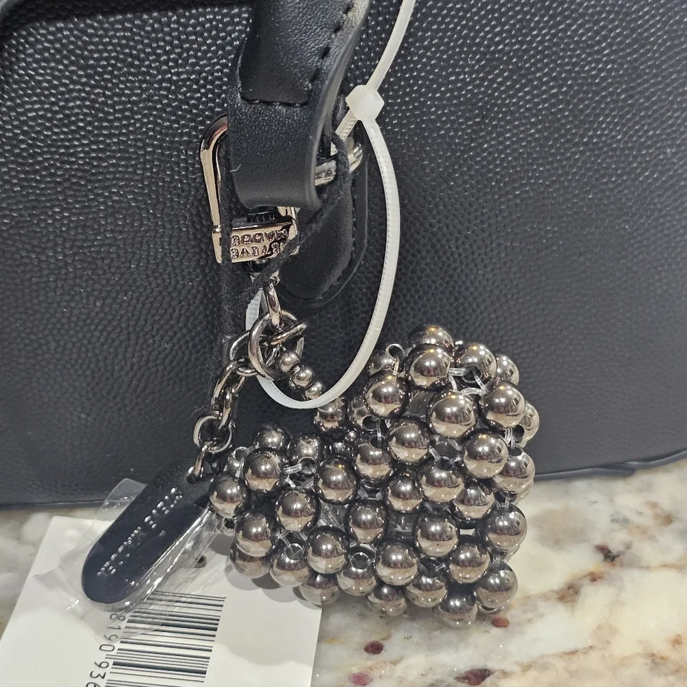 Steve Madden this elegant